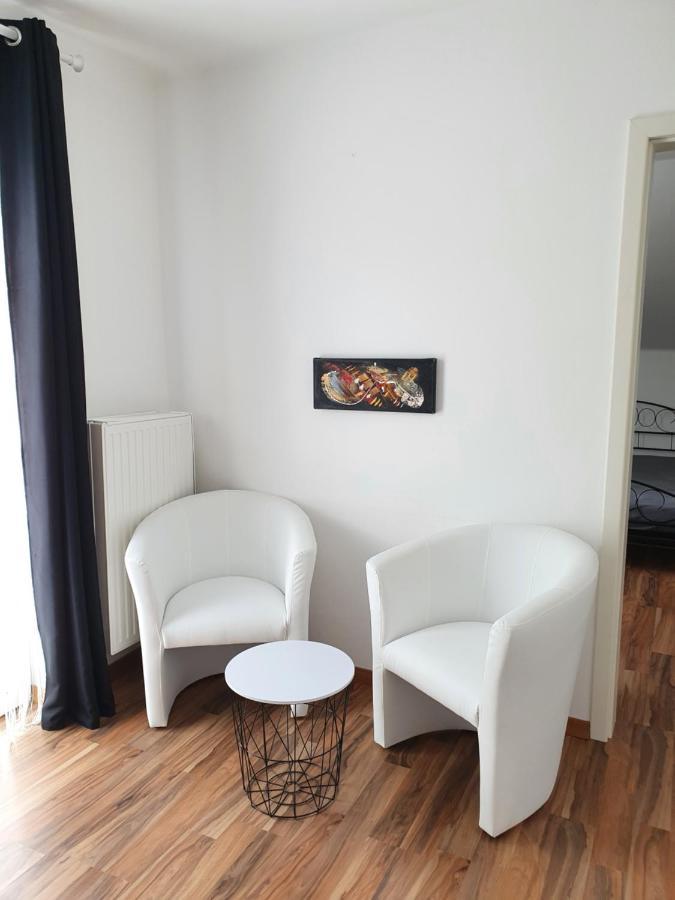 Bogi'S Ferienhaus - Pension Laakirchen Buitenkant foto