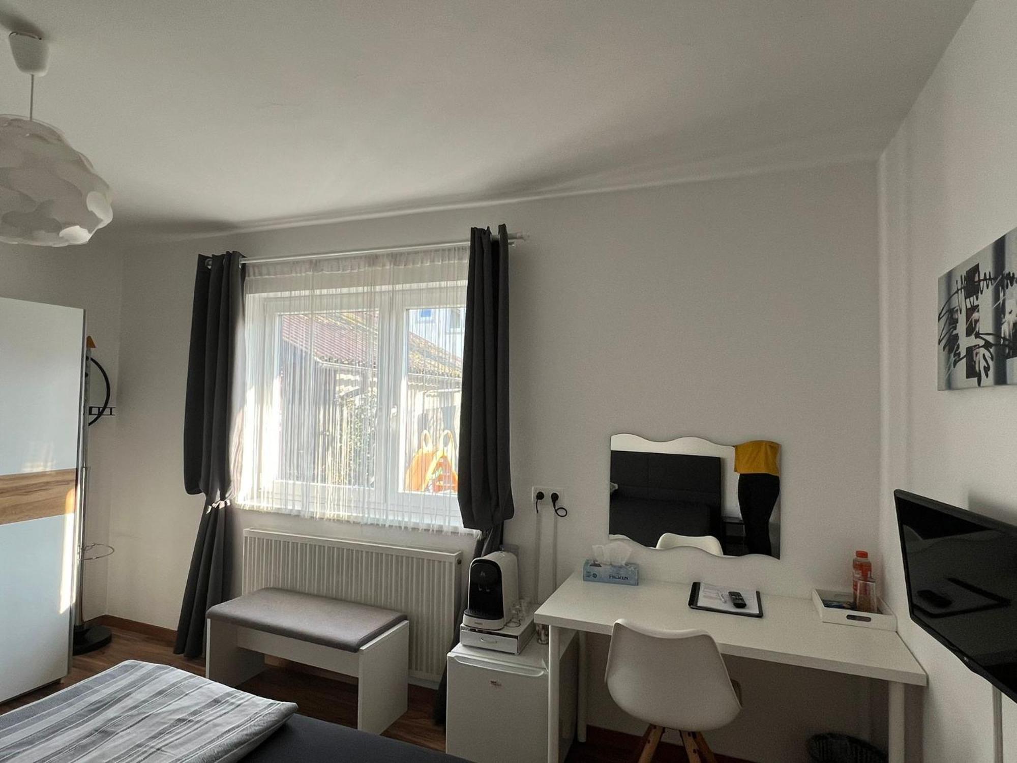 Bogi'S Ferienhaus - Pension Laakirchen Buitenkant foto